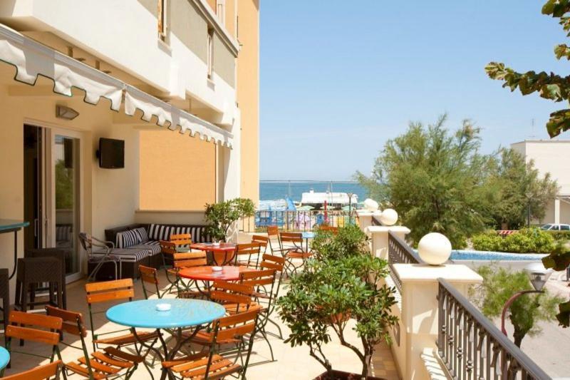 Hotel Merano Misano Adriatico Eksteriør bilde